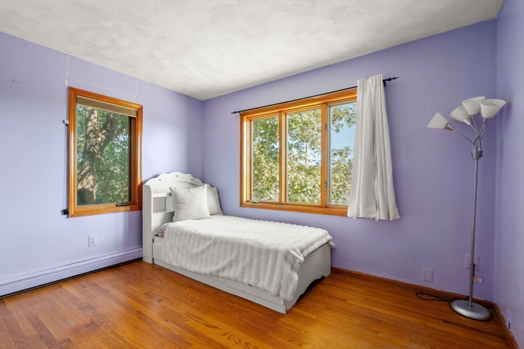 Saugus, Massachusetts, 01906, United States, 5 Bedrooms Bedrooms, ,3 BathroomsBathrooms,Residential,For Sale,1932176