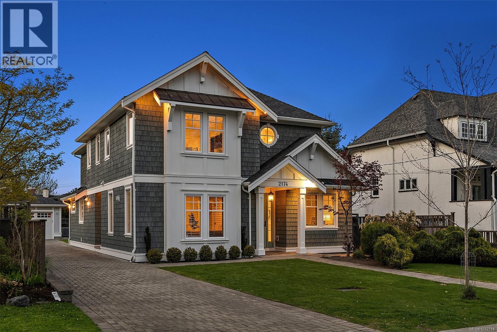 OAK BAY, British Columbia, V8S 2W2, CA, 3 Bedrooms Bedrooms, ,3 BathroomsBathrooms,Residential,For Sale,1949531