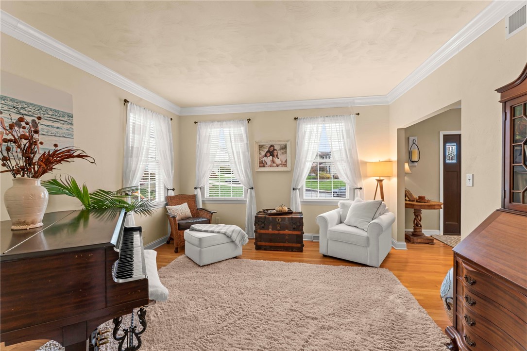 Venetia, Pennsylvania, 15367, United States, 4 Bedrooms Bedrooms, ,4 BathroomsBathrooms,Residential,For Sale,1987098