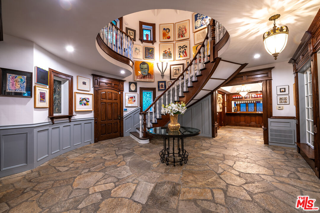 Los Angeles, California, 90049, United States, 6 Bedrooms Bedrooms, ,8 BathroomsBathrooms,Residential,For Sale,1940213