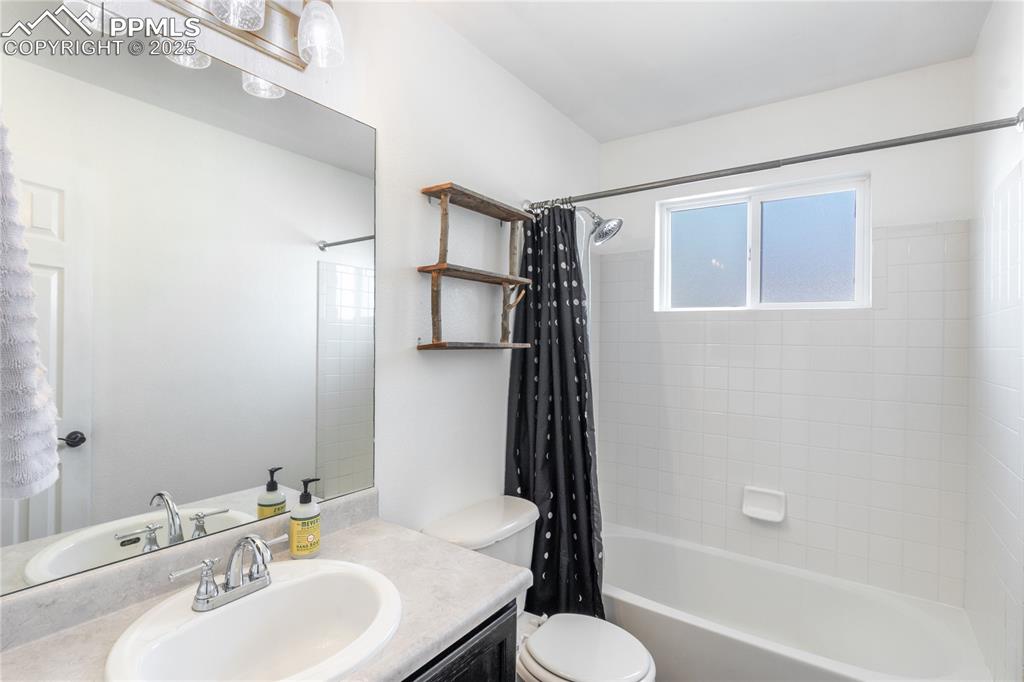 Colorado Springs, Colorado, 80922, United States, 4 Bedrooms Bedrooms, ,4 BathroomsBathrooms,Residential,For Sale,1933657