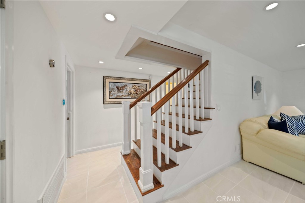 Newhall, California, 91321, United States, 5 Bedrooms Bedrooms, ,4 BathroomsBathrooms,Residential,For Sale,1940368