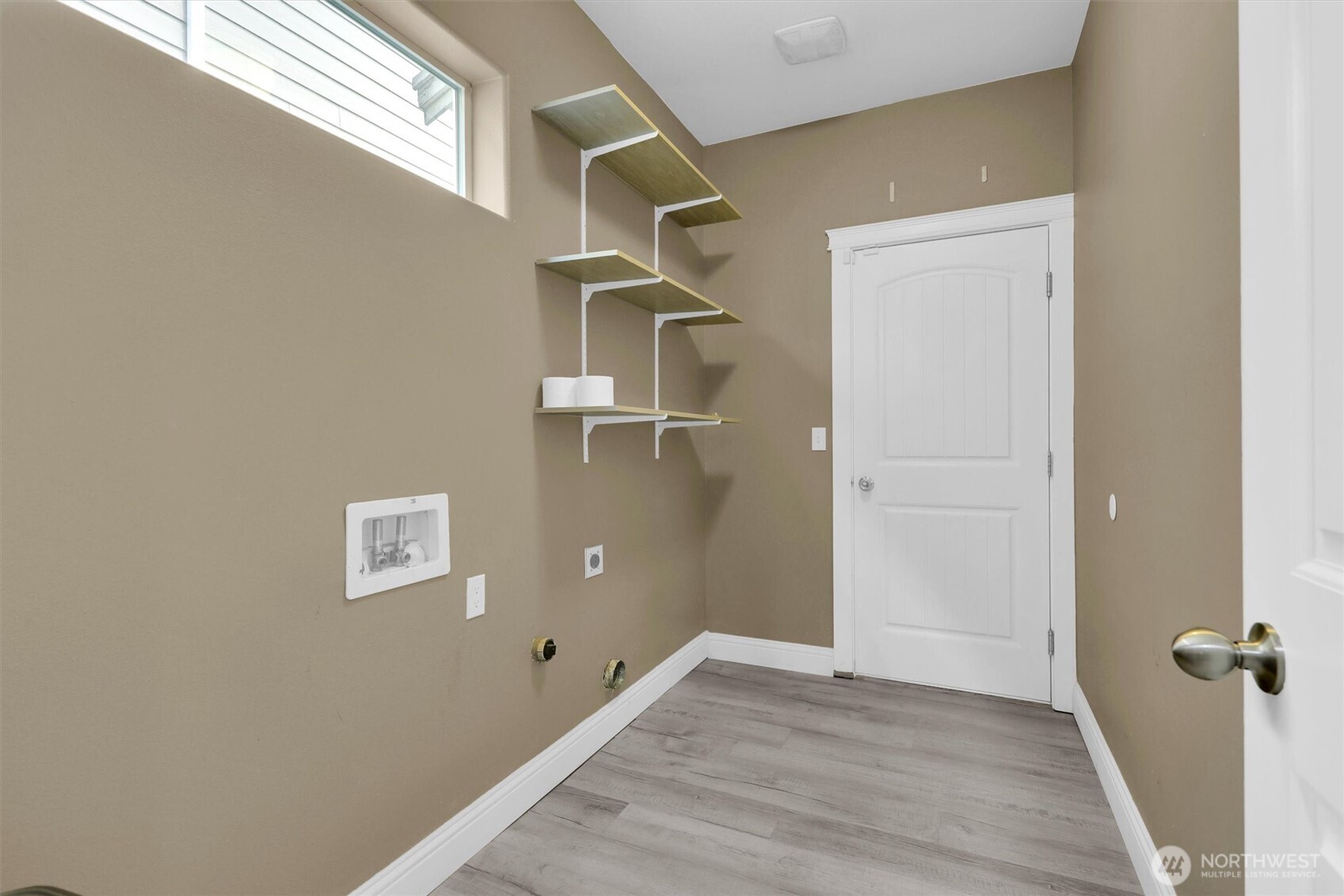 Puyallup, Washington, 98375, United States, 4 Bedrooms Bedrooms, ,3 BathroomsBathrooms,Residential,For Sale,1983972