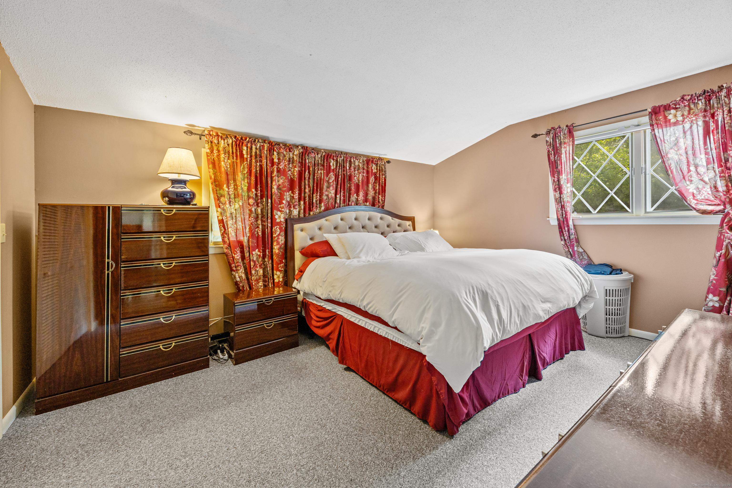 Avon, Connecticut, 06001, United States, 5 Bedrooms Bedrooms, ,3 BathroomsBathrooms,Residential,For Sale,1920498