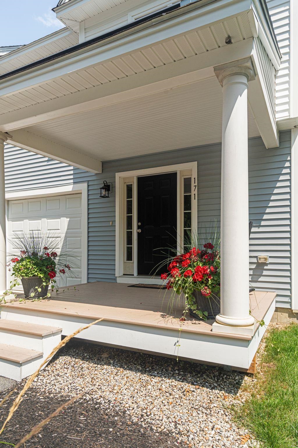 Manchester, New Hampshire, 03102, United States, 3 Bedrooms Bedrooms, ,2 BathroomsBathrooms,Residential,For Sale,1940953