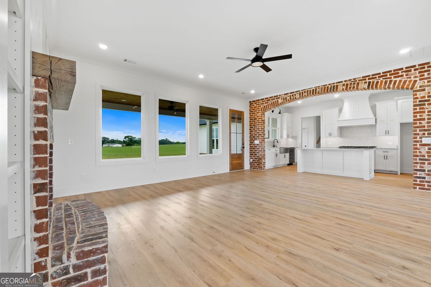 Barnesville, Georgia, 30204, United States, 4 Bedrooms Bedrooms, ,4 BathroomsBathrooms,Residential,For Sale,1859101