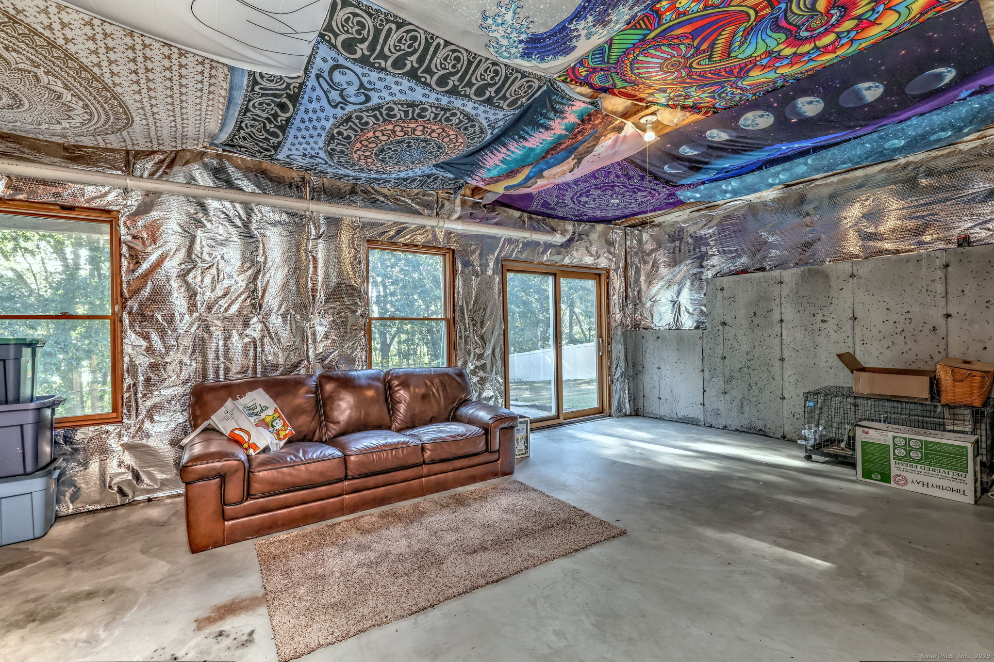 Milford, Connecticut, 06461, United States, 4 Bedrooms Bedrooms, ,3 BathroomsBathrooms,Residential,For Sale,1926096