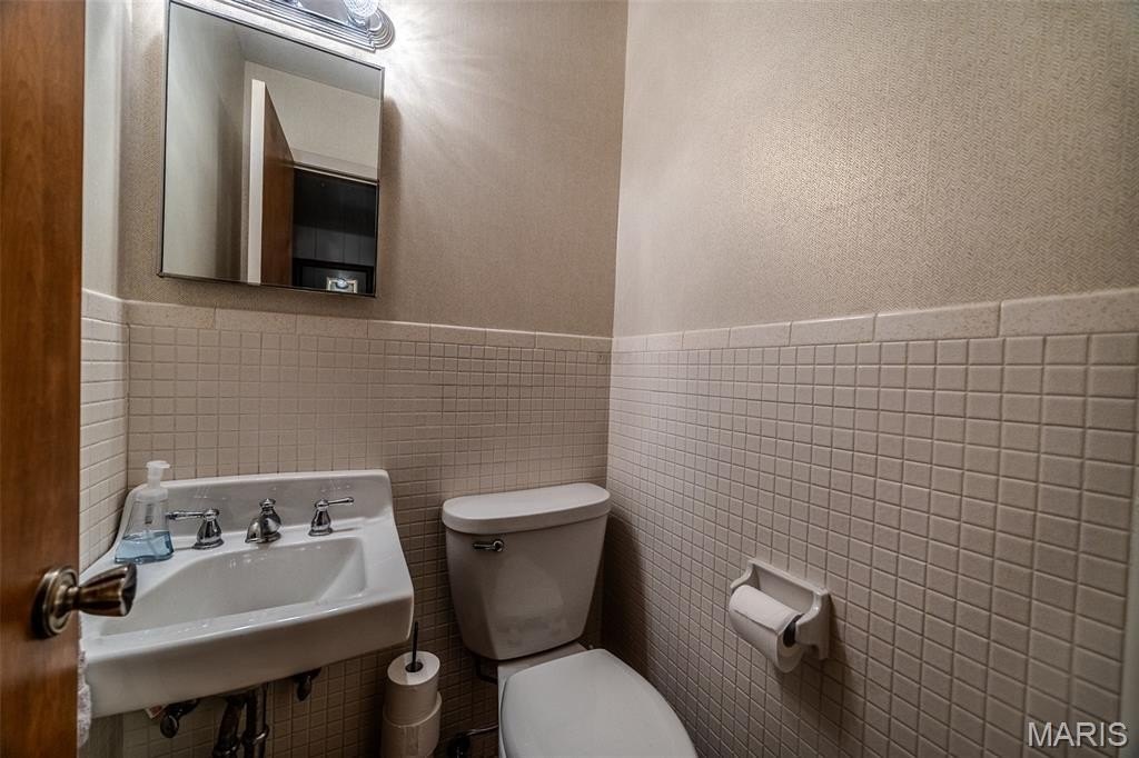 Lebanon, Missouri, 65536, United States, 5 Bedrooms Bedrooms, ,5 BathroomsBathrooms,Residential,For Sale,1973861