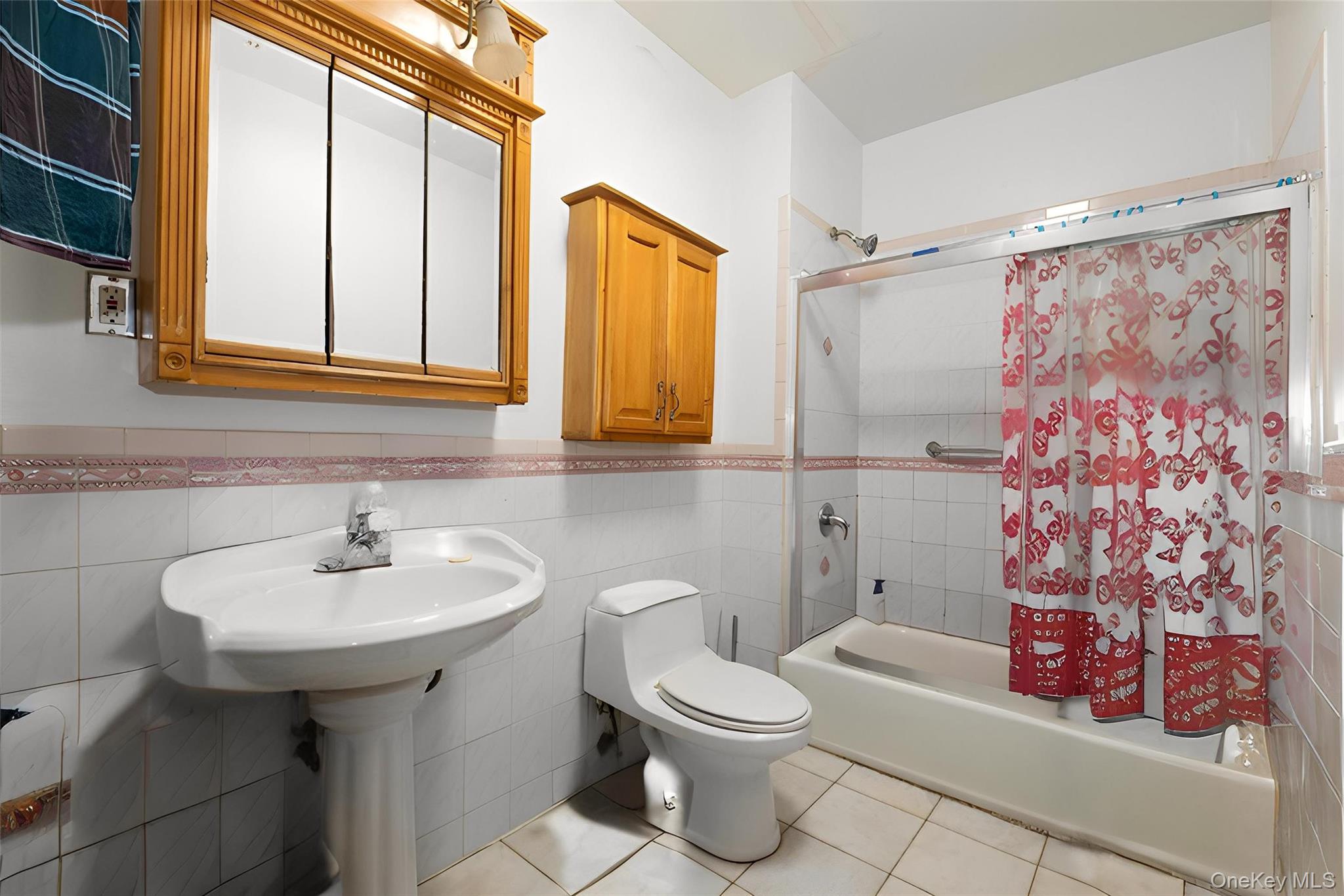 Brooklyn, New York, 11233, United States, 15 Bedrooms Bedrooms, ,6 BathroomsBathrooms,Residential,For Sale,1918817