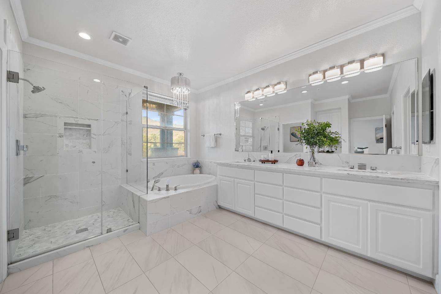 Brisbane, California, 94005, United States, 5 Bedrooms Bedrooms, ,3 BathroomsBathrooms,Residential,For Sale,1940536