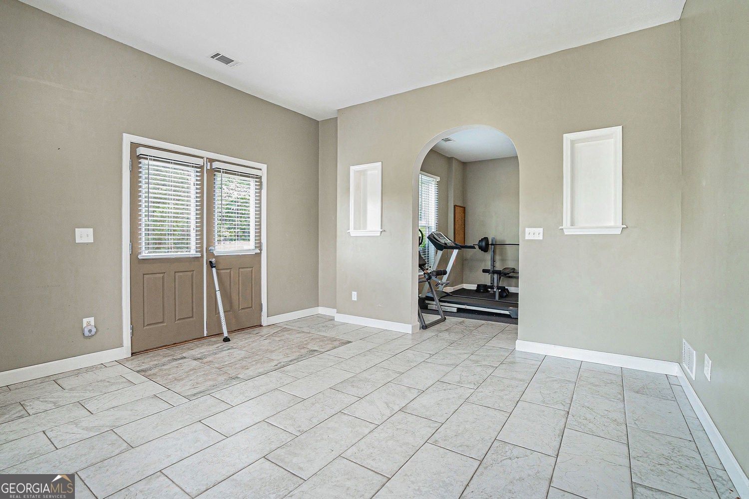 Snellville, Georgia, 30039, United States, 4 Bedrooms Bedrooms, ,5 BathroomsBathrooms,Residential,For Sale,1905137