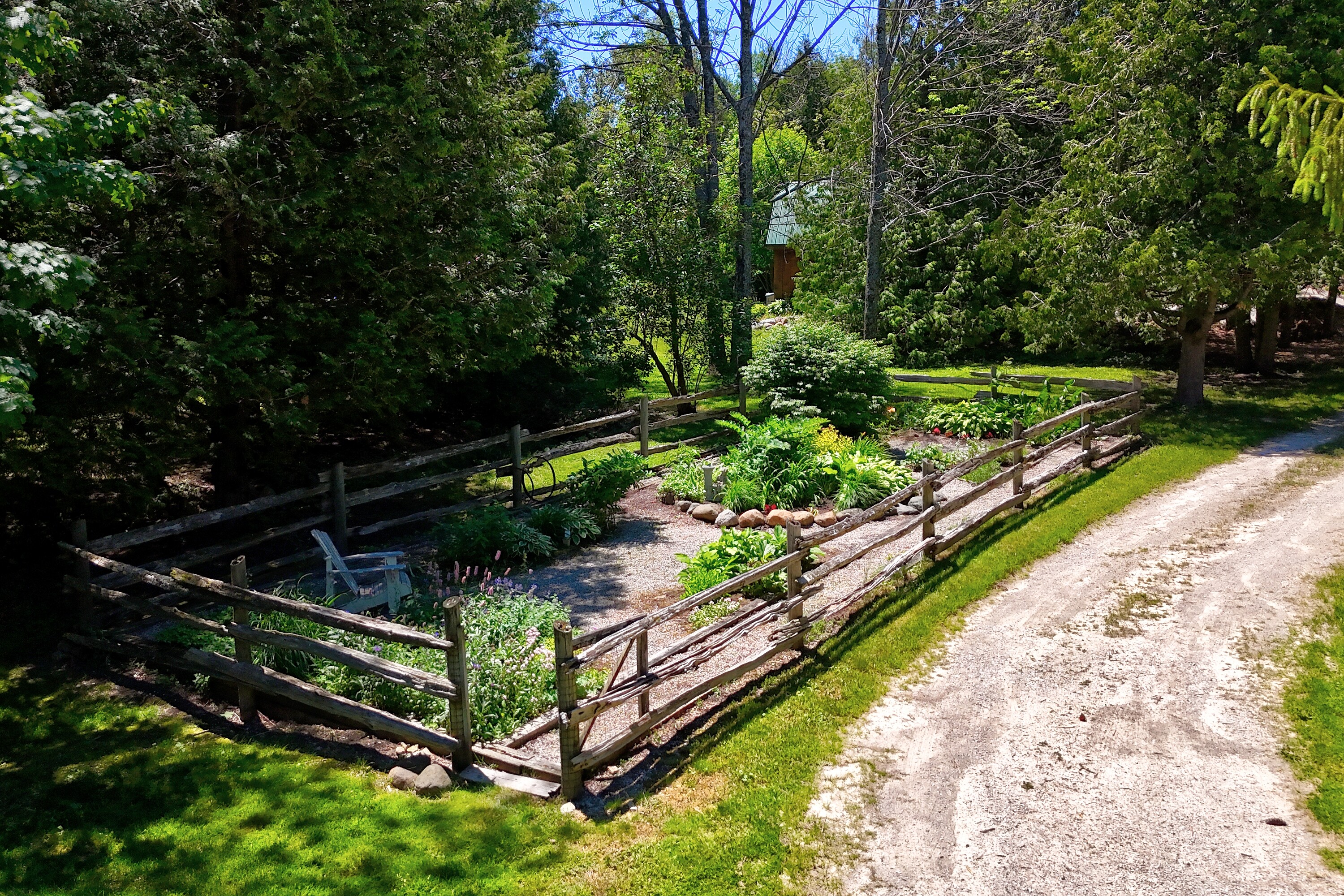  Stunning 8.3-Acre Sanctuary - 物件實景