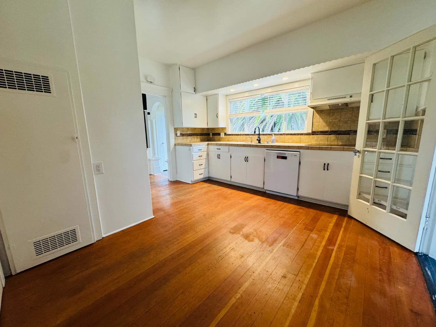 Santa Cruz, California, 95060, United States, 3 Bedrooms Bedrooms, ,2 BathroomsBathrooms,Residential,For Sale,2001181