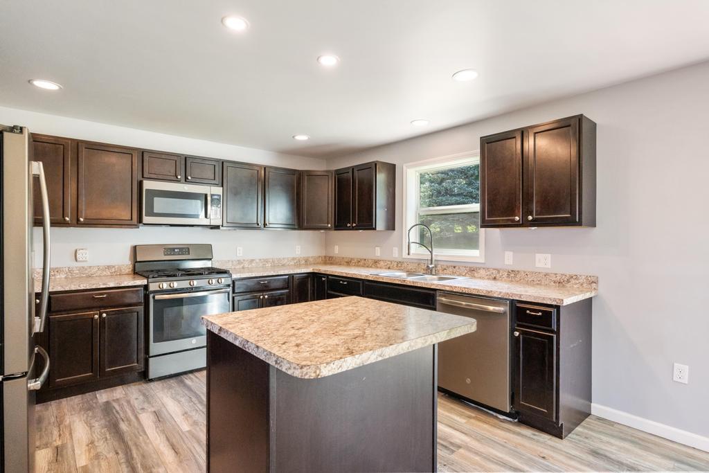 Charlevoix, Michigan, 49720, United States, 5 Bedrooms Bedrooms, ,3 BathroomsBathrooms,Residential,For Sale,1917973