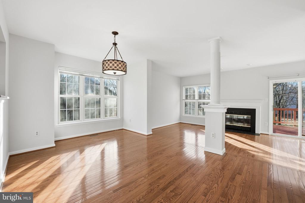 Sterling, Virginia, 20166, United States, 3 Bedrooms Bedrooms, ,3 BathroomsBathrooms,Residential,For Sale,2010365