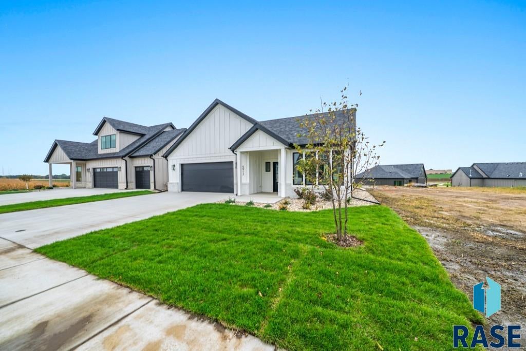 Sioux Falls, South Dakota, 57110, United States, 2 Bedrooms Bedrooms, ,2 BathroomsBathrooms,Residential,For Sale,2005980