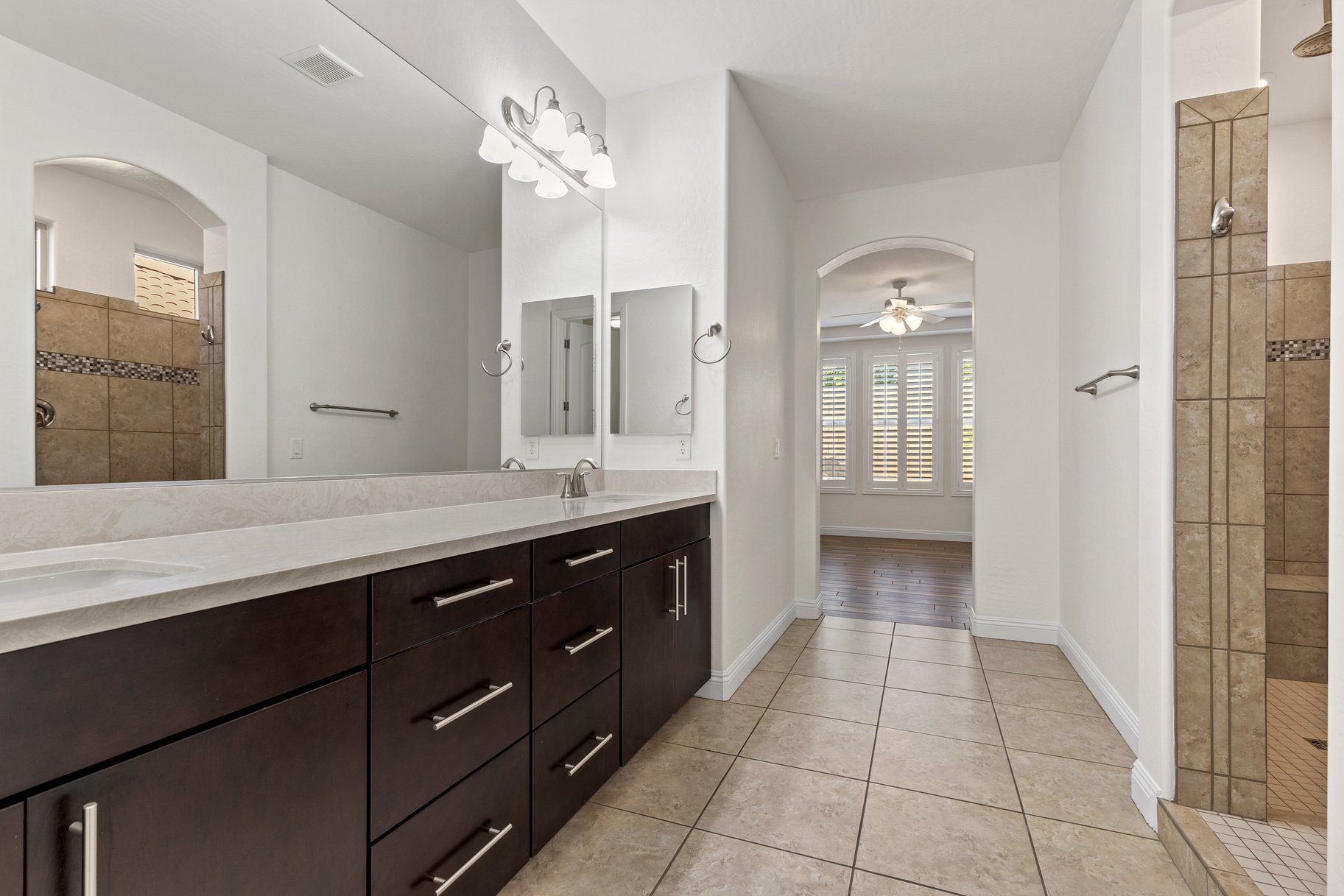  Meticulously Maintained Single Story - 物件實景