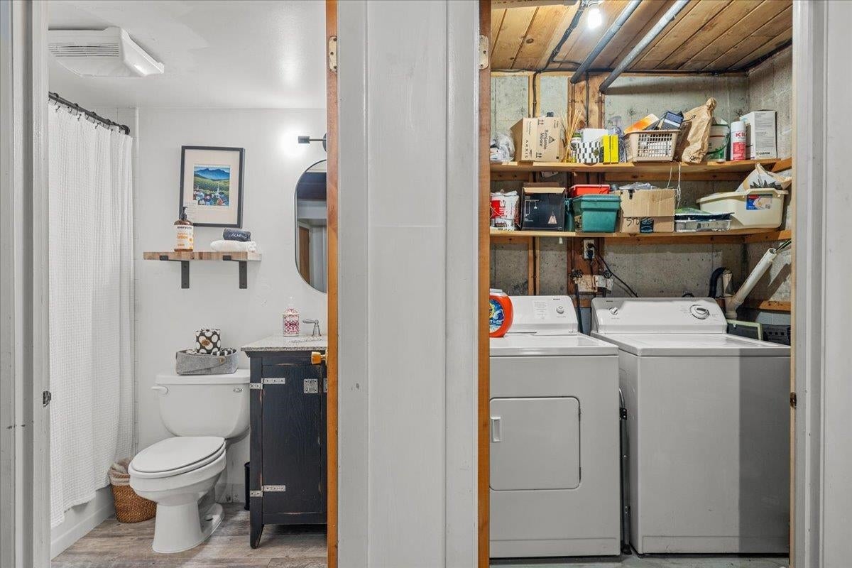 Stowe, Vermont, 05672, United States, 3 Bedrooms Bedrooms, ,2 BathroomsBathrooms,Residential,For Sale,1901768