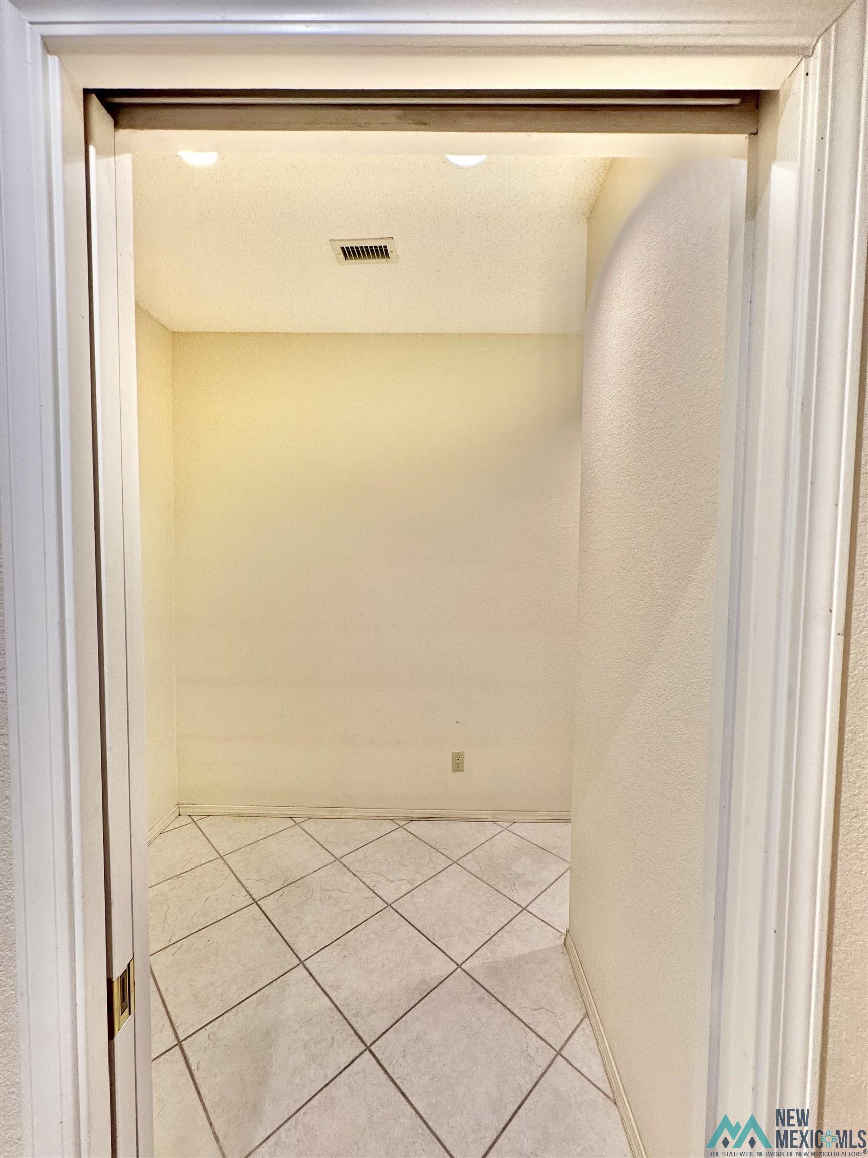 Roswell, New Mexico, 88201, United States, 4 Bedrooms Bedrooms, ,4 BathroomsBathrooms,Residential,For Sale,1921979