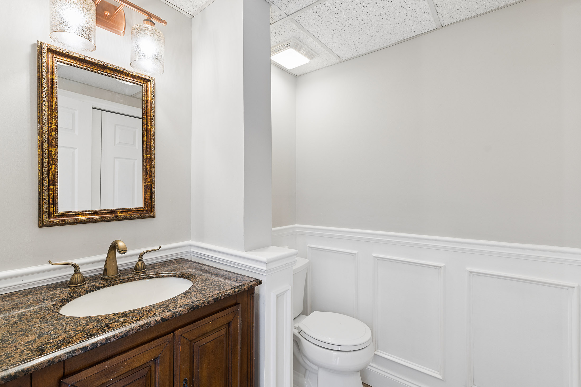  Beautifully Updated Fee Simple Townhome in an Exceptional Brookhaven Location - 物件實景