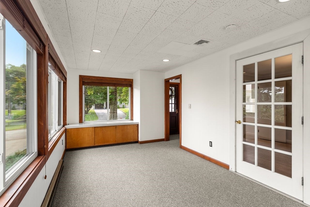 Chelmsford, Massachusetts, 01824, United States, 3 Bedrooms Bedrooms, ,2 BathroomsBathrooms,Residential,For Sale,1927111