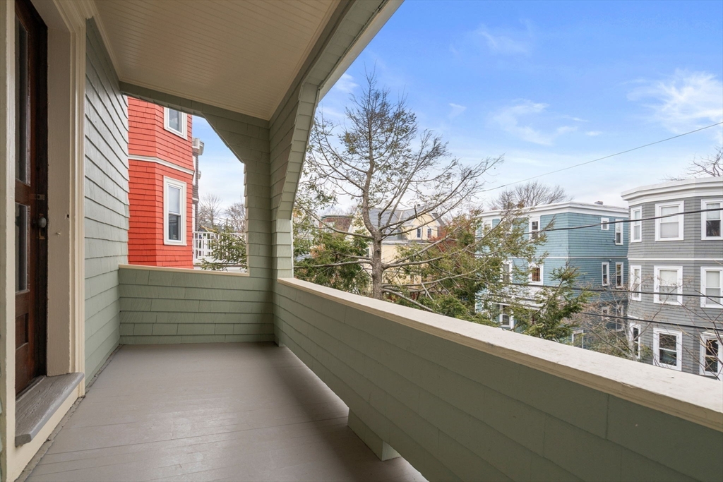 Cambridge, Massachusetts, 02140, United States, 2 Bedrooms Bedrooms, ,1 BathroomBathrooms,Residential,For Sale,1996055