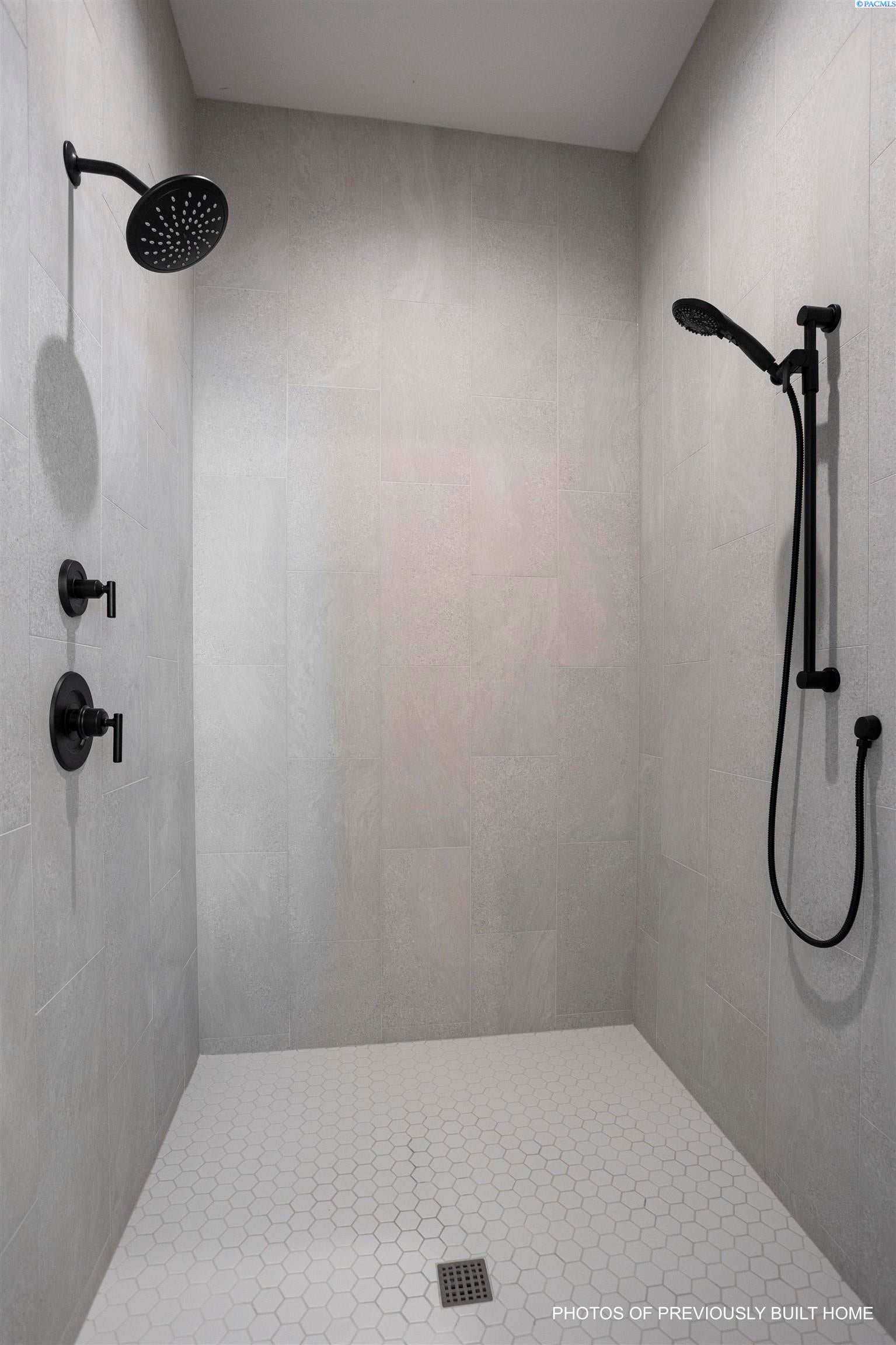 Pasco, Washington, 99301, United States, 4 Bedrooms Bedrooms, ,2 BathroomsBathrooms,Residential,For Sale,1981786