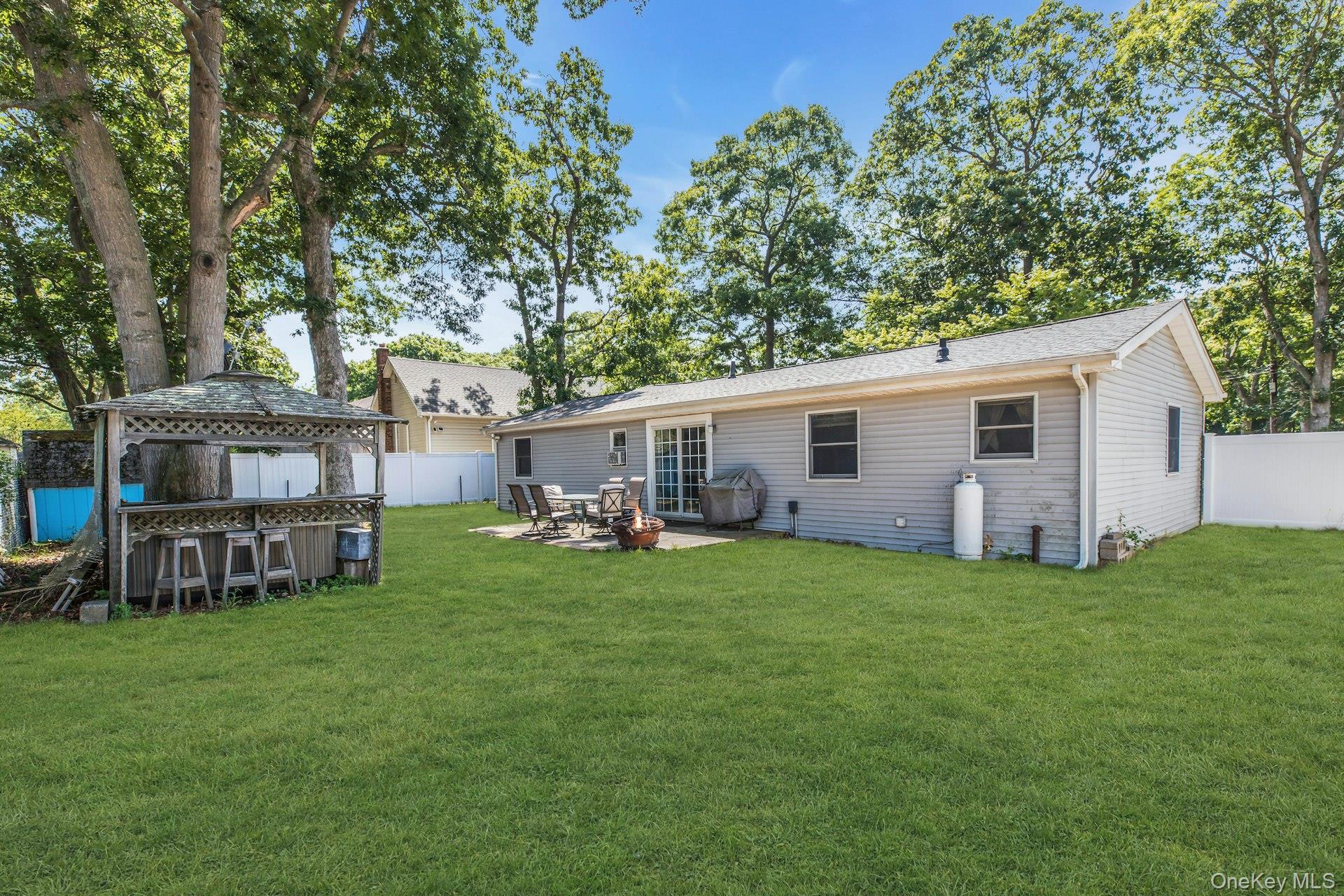  11 Wood Avenue, Shirley, NY, 11967 - 物件實景