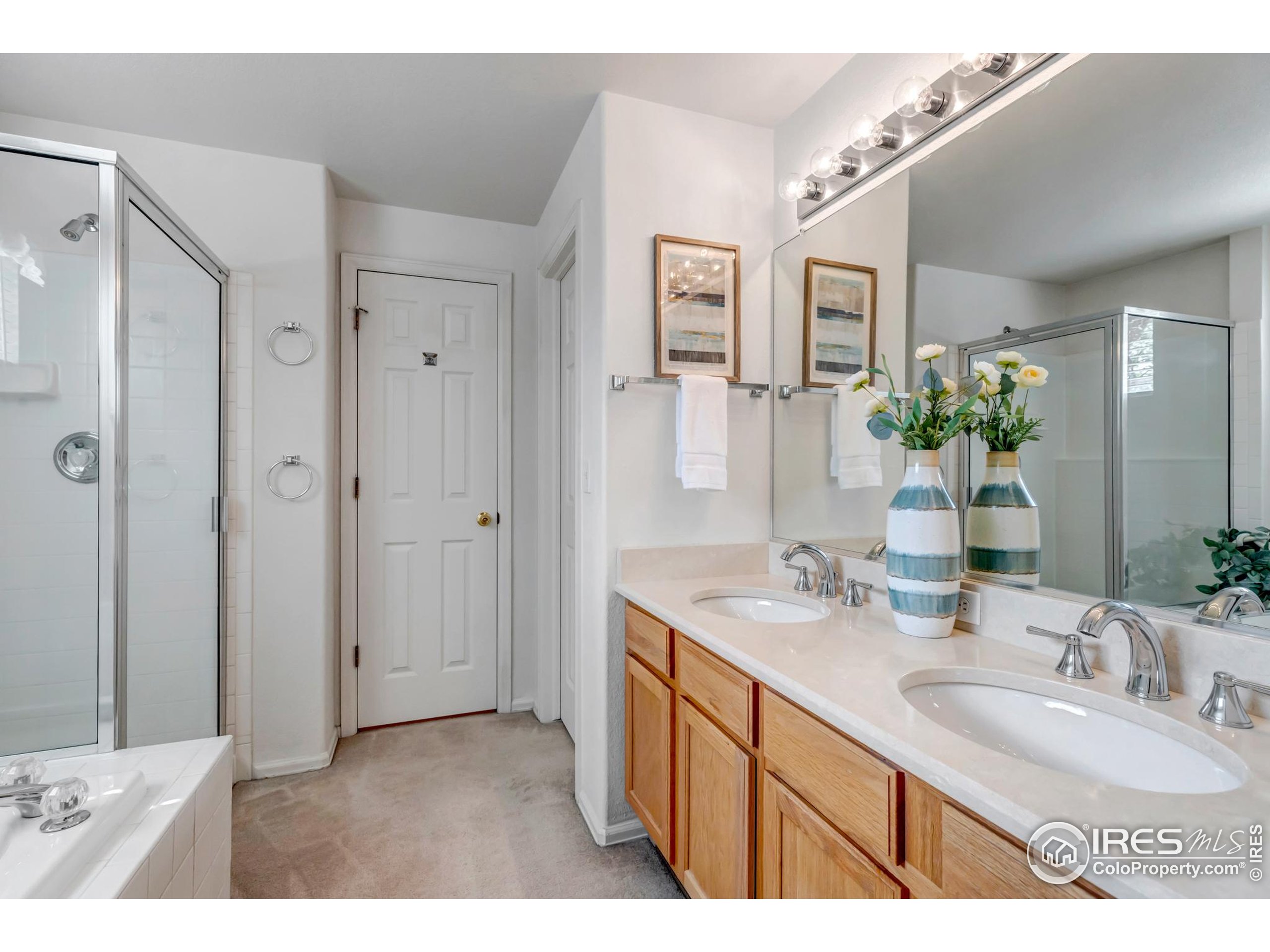 Longmont, Colorado, 80504, United States, 4 Bedrooms Bedrooms, ,3 BathroomsBathrooms,Residential,For Sale,1895647