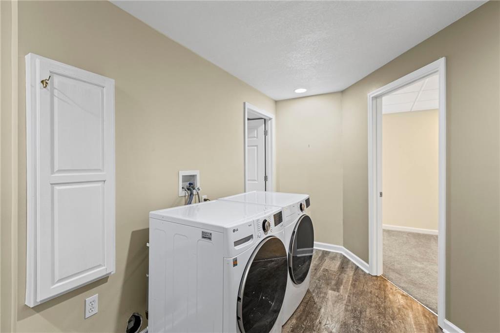Kansas City, Kansas, 66103, United States, 3 Bedrooms Bedrooms, ,3 BathroomsBathrooms,Residential,For Sale,1906433