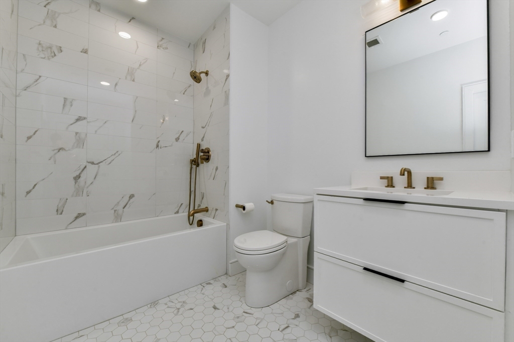 Boston, Massachusetts, 02135, United States, 1 Bedroom Bedrooms, ,1 BathroomBathrooms,Residential,For Sale,1977767