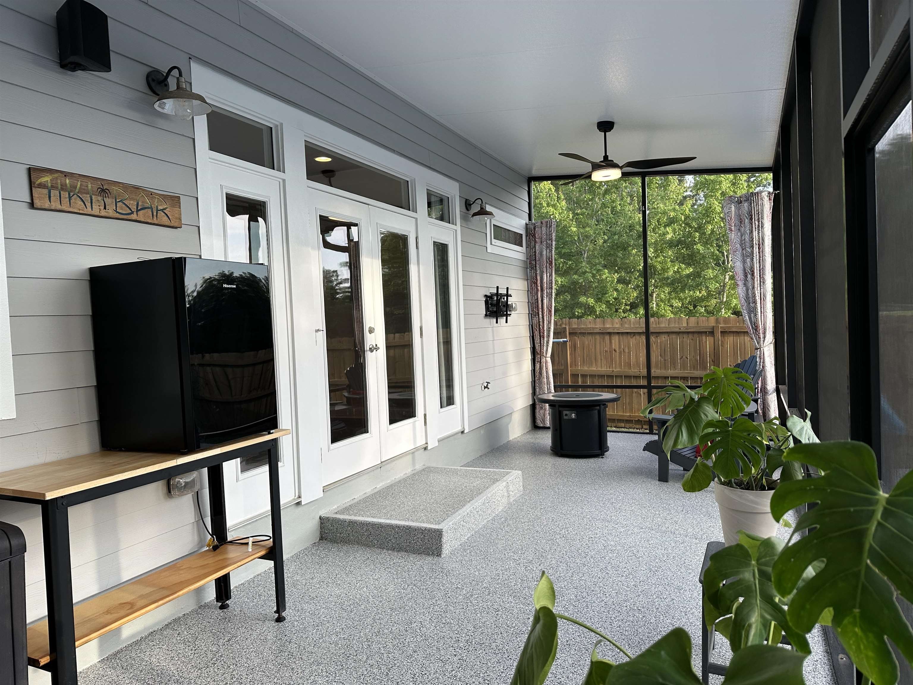 Tallahassee, Florida, 32312, United States, 4 Bedrooms Bedrooms, ,3 BathroomsBathrooms,Residential,For Sale,1938254