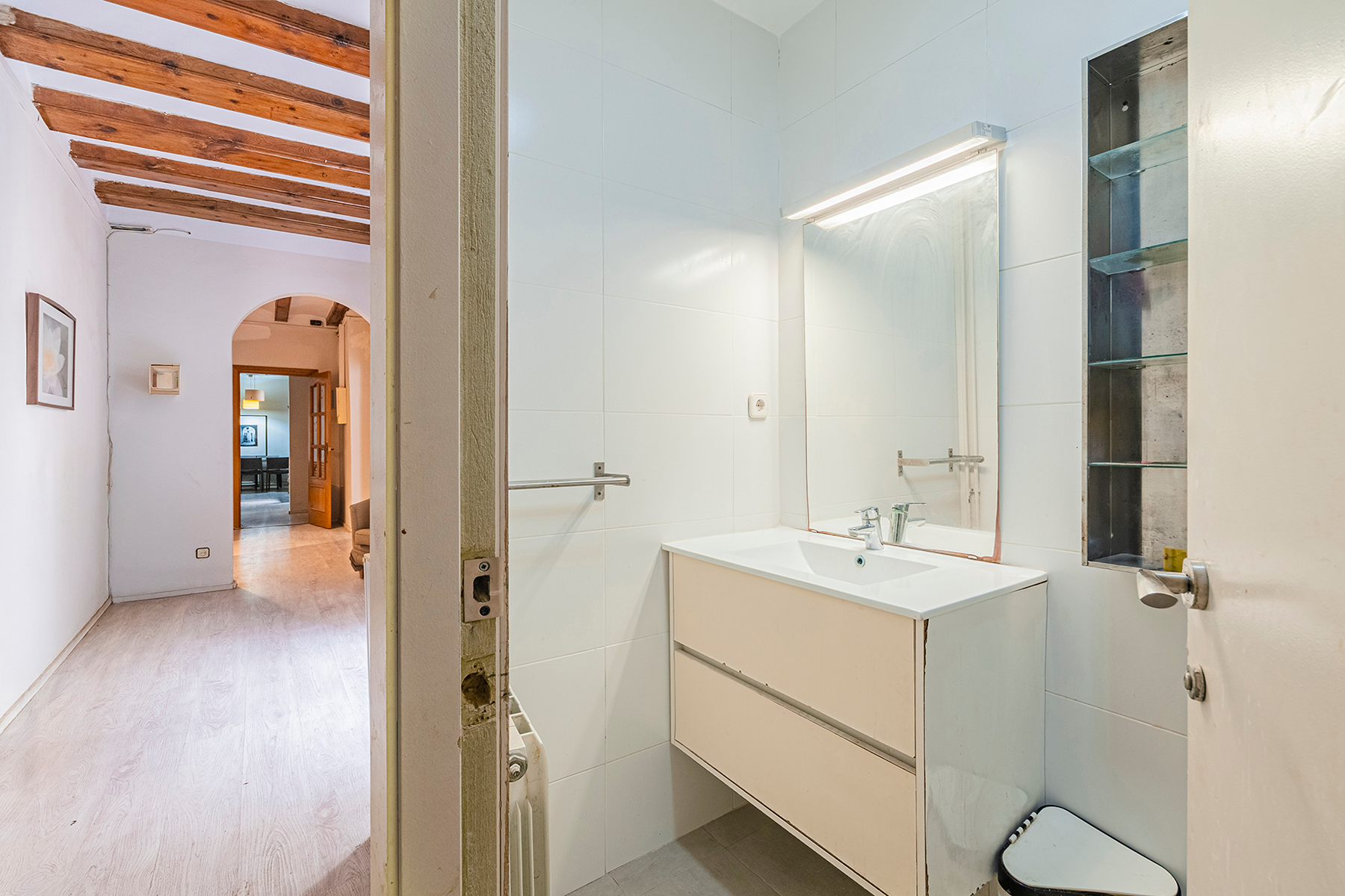  Large 242 m2 property with lots of character in the Gothic area - 物件實景