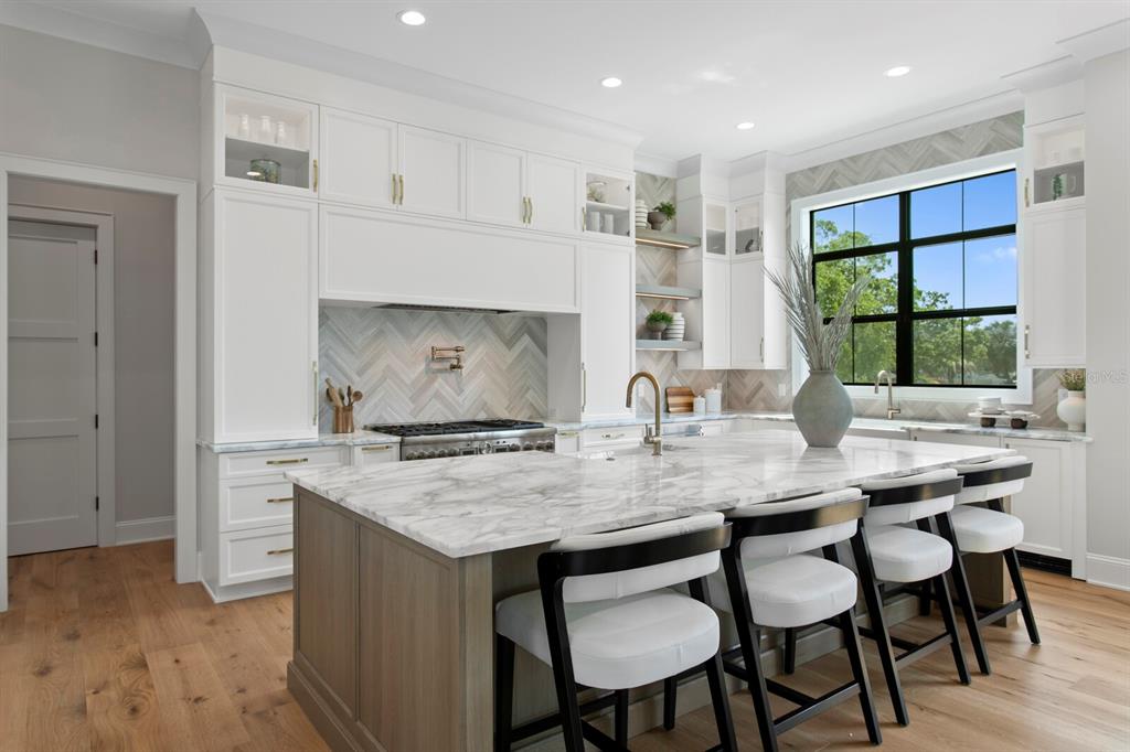 5032 W Longfellow Avenue, Tampa, Florida, 33629, United States, 5 Bedrooms Bedrooms, ,8 BathroomsBathrooms,Residential,For Sale,5032 W Longfellow Avenue,1414104