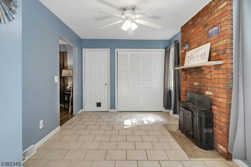 Rockaway Twp., New Jersey, 07866, United States, 3 Bedrooms Bedrooms, ,1 BathroomBathrooms,Residential,For Sale,1940622