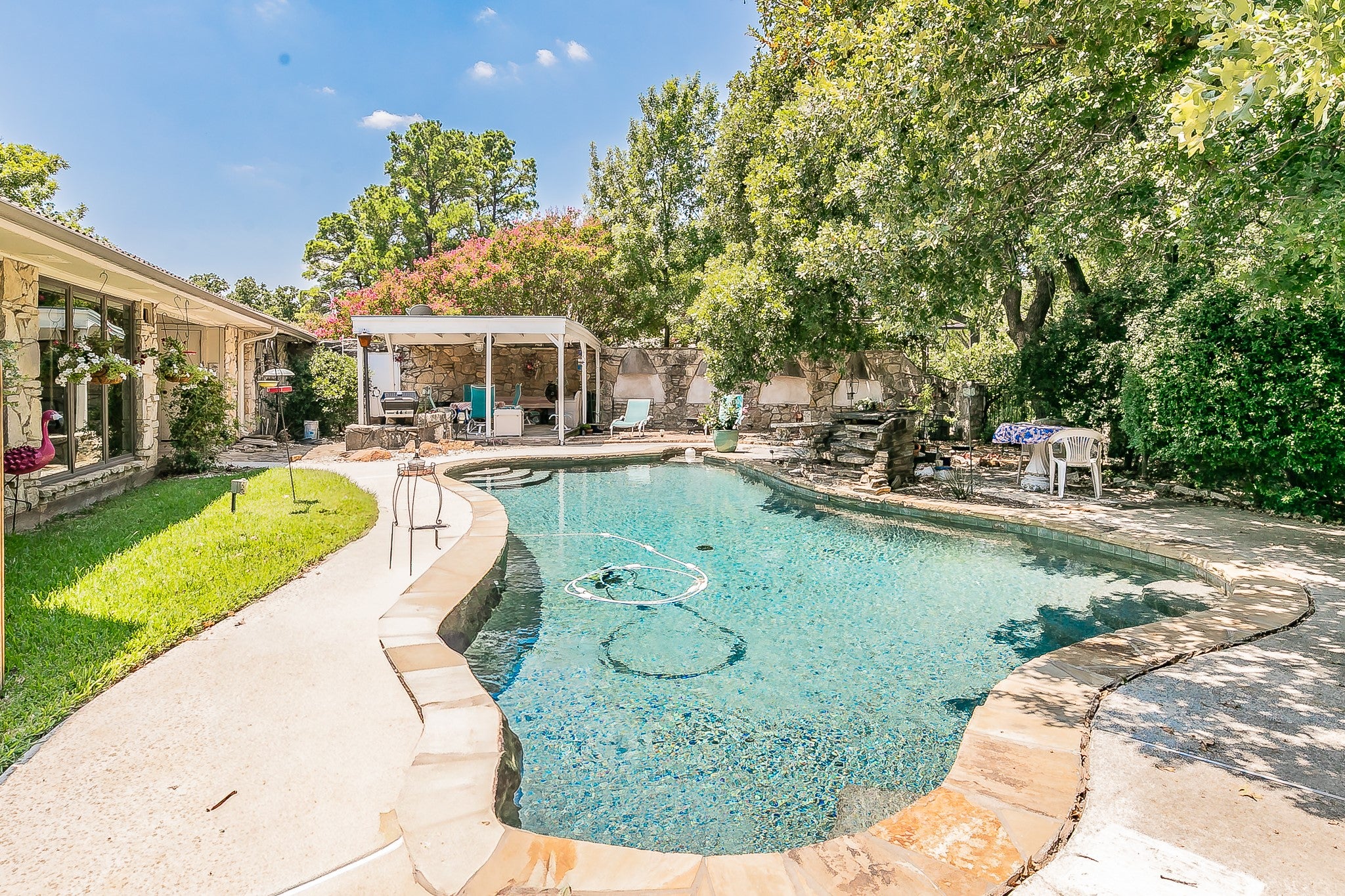 Arlington, Texas, 76012, United States, 3 Bedrooms Bedrooms, ,3 BathroomsBathrooms,Residential,For Sale,1976983