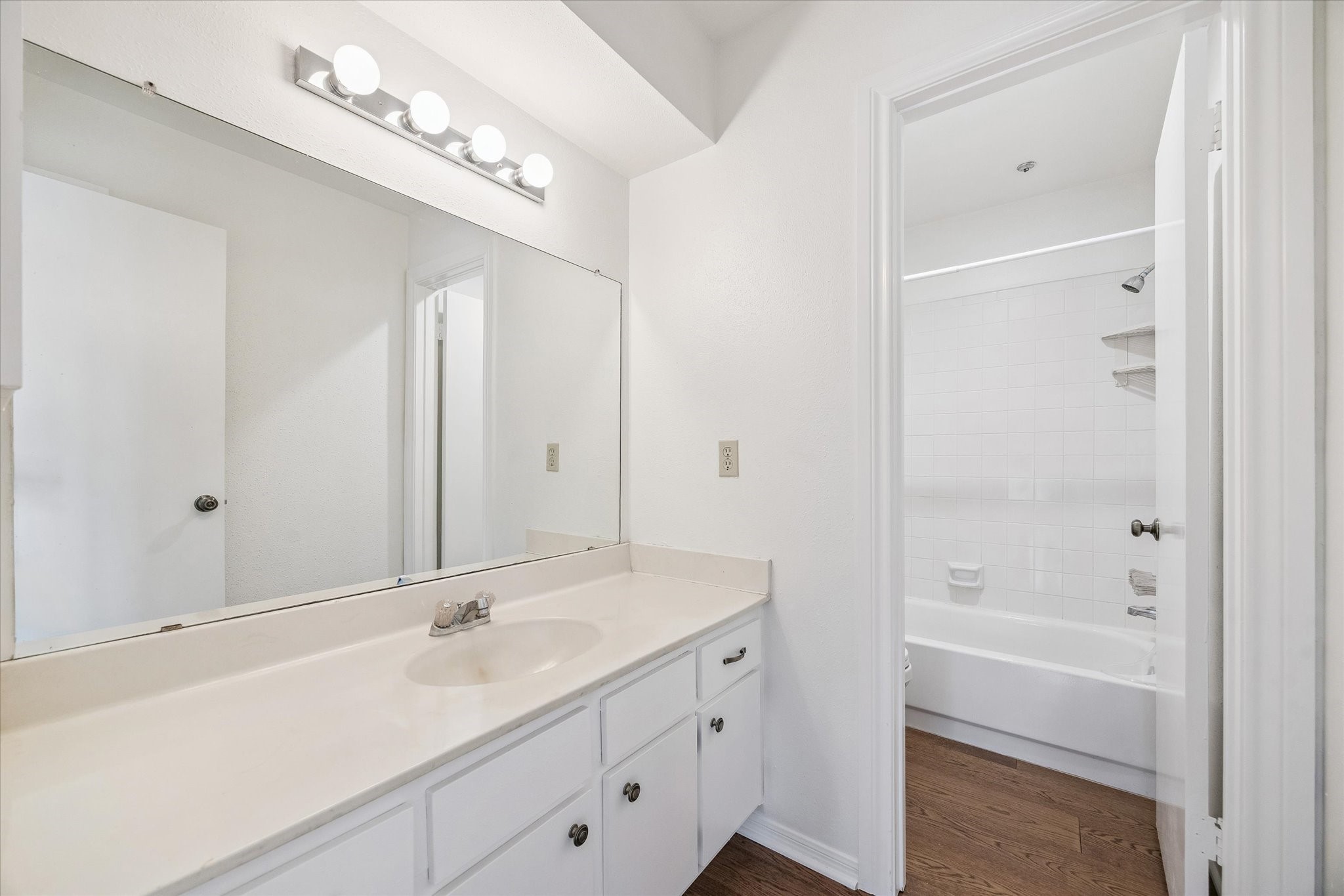  701 Bering Drive #1201 - 物件實景