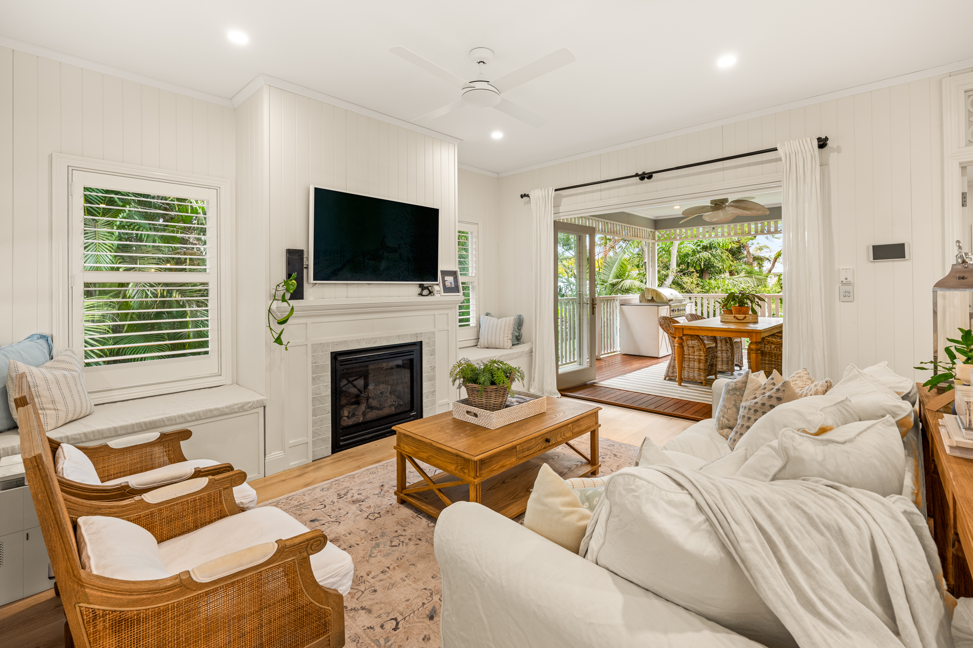  Beautifully Restored Character Home Rich with Privacy, Heart and Soul - 物件實景