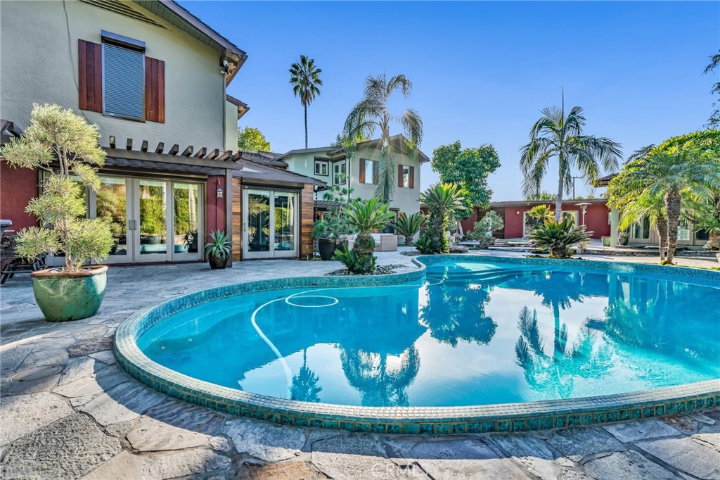 San Marino, California, 91108, United States, 5 Bedrooms Bedrooms, ,6 BathroomsBathrooms,Residential,For Sale,1686890