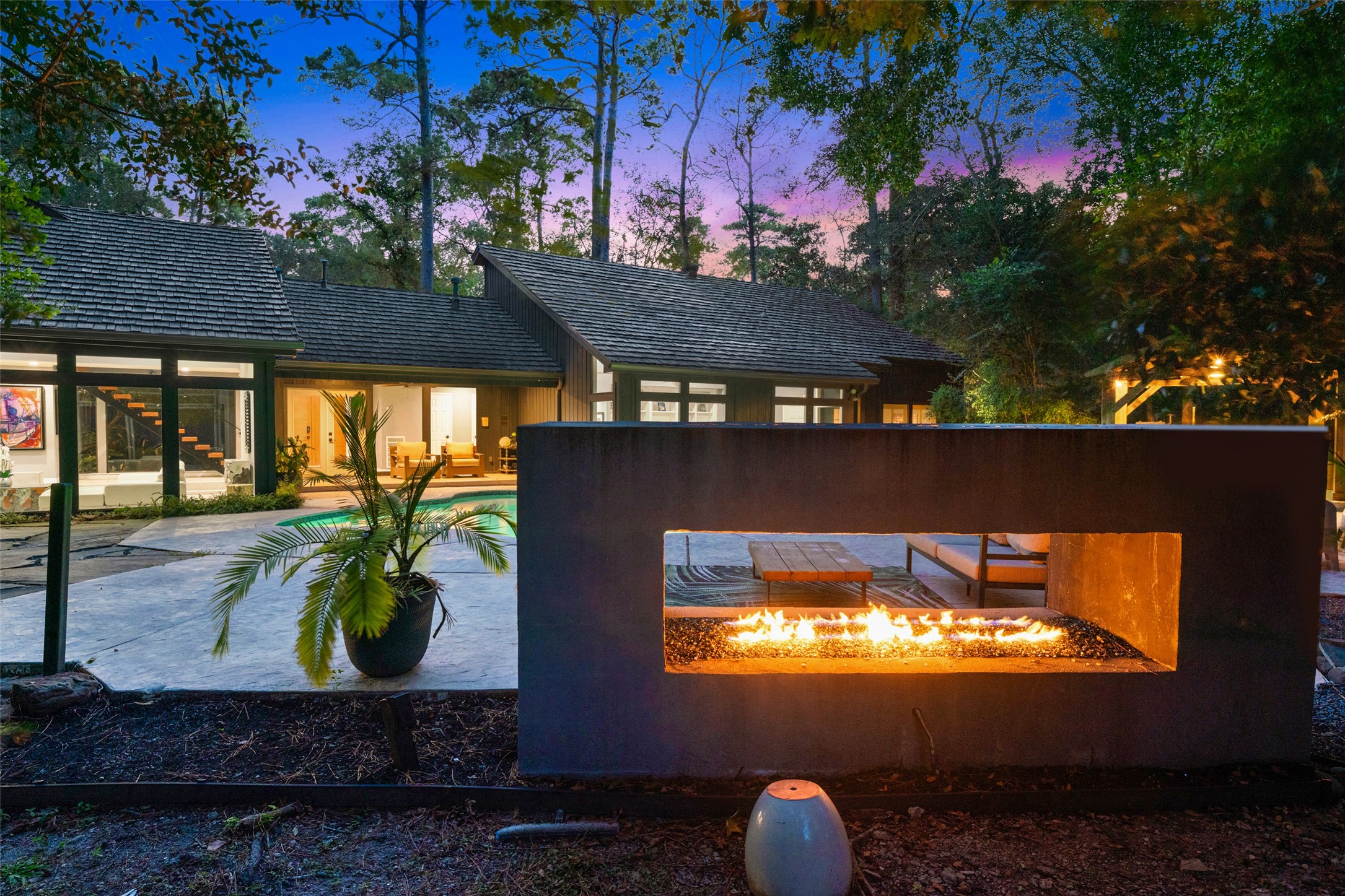  2411 Oakbank Drive - 物件實景