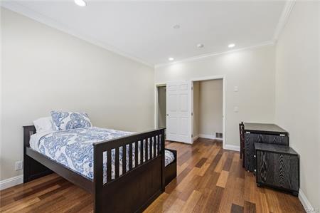 Los Angeles, California, 90016, United States, ,Residential,For Sale,1895088
