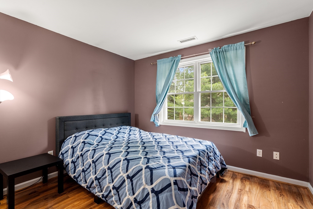 Chelmsford, Massachusetts, 01824, United States, 4 Bedrooms Bedrooms, ,3 BathroomsBathrooms,Residential,For Sale,1939312