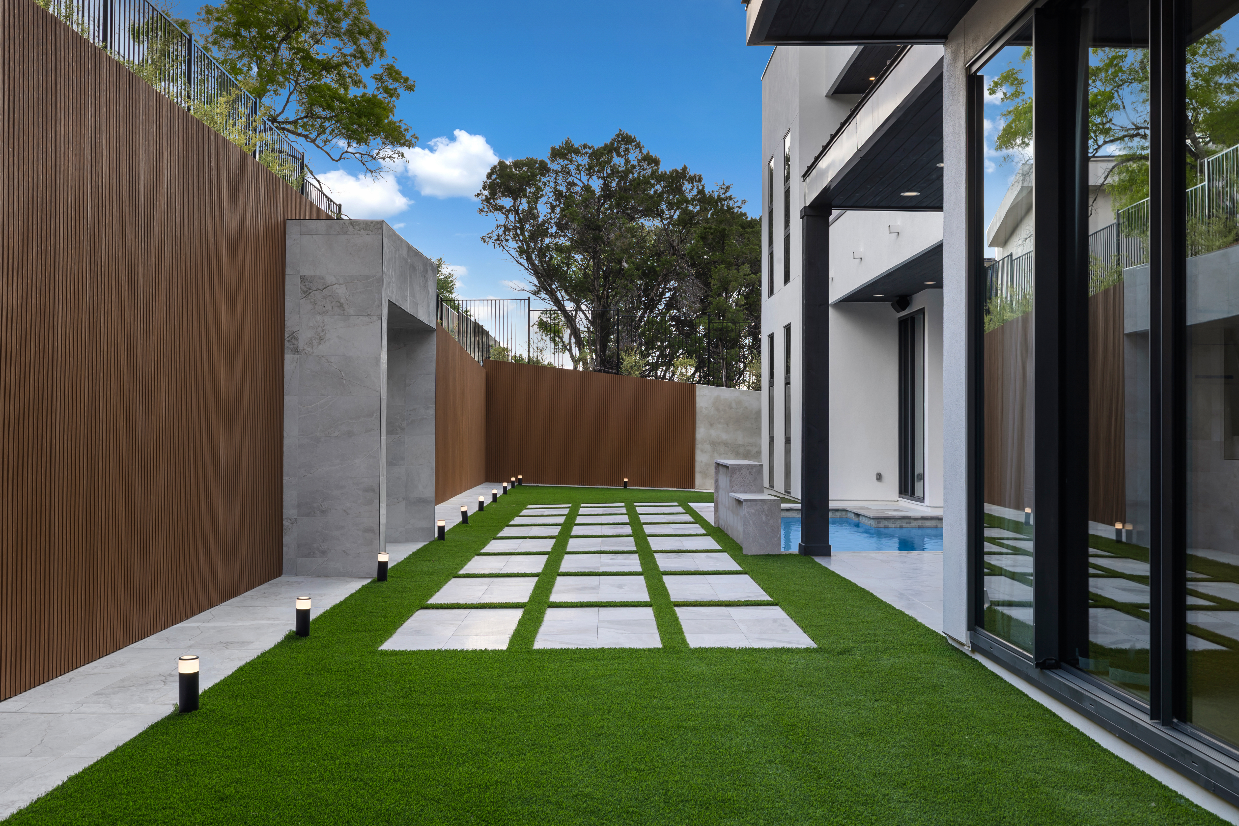  Bold Contemporary Estate for Elevated Living - 物件實景