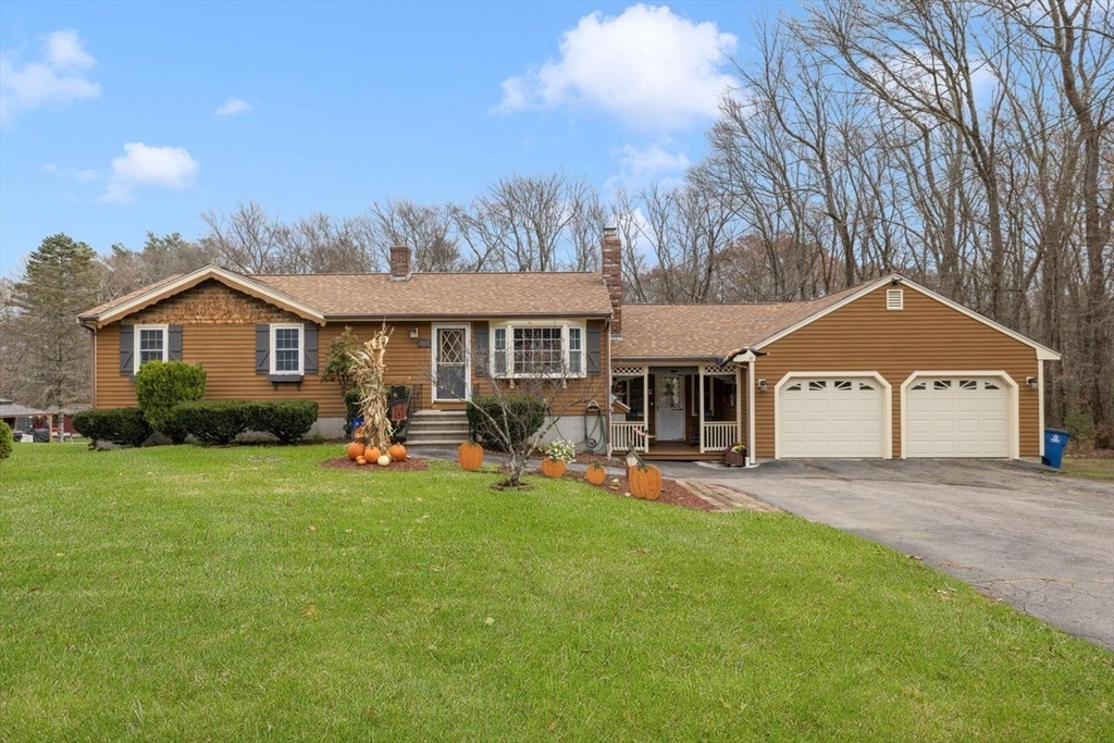 Blackstone, Massachusetts, 01504, United States, 3 Bedrooms Bedrooms, ,1 BathroomBathrooms,Residential,For Sale,1987699