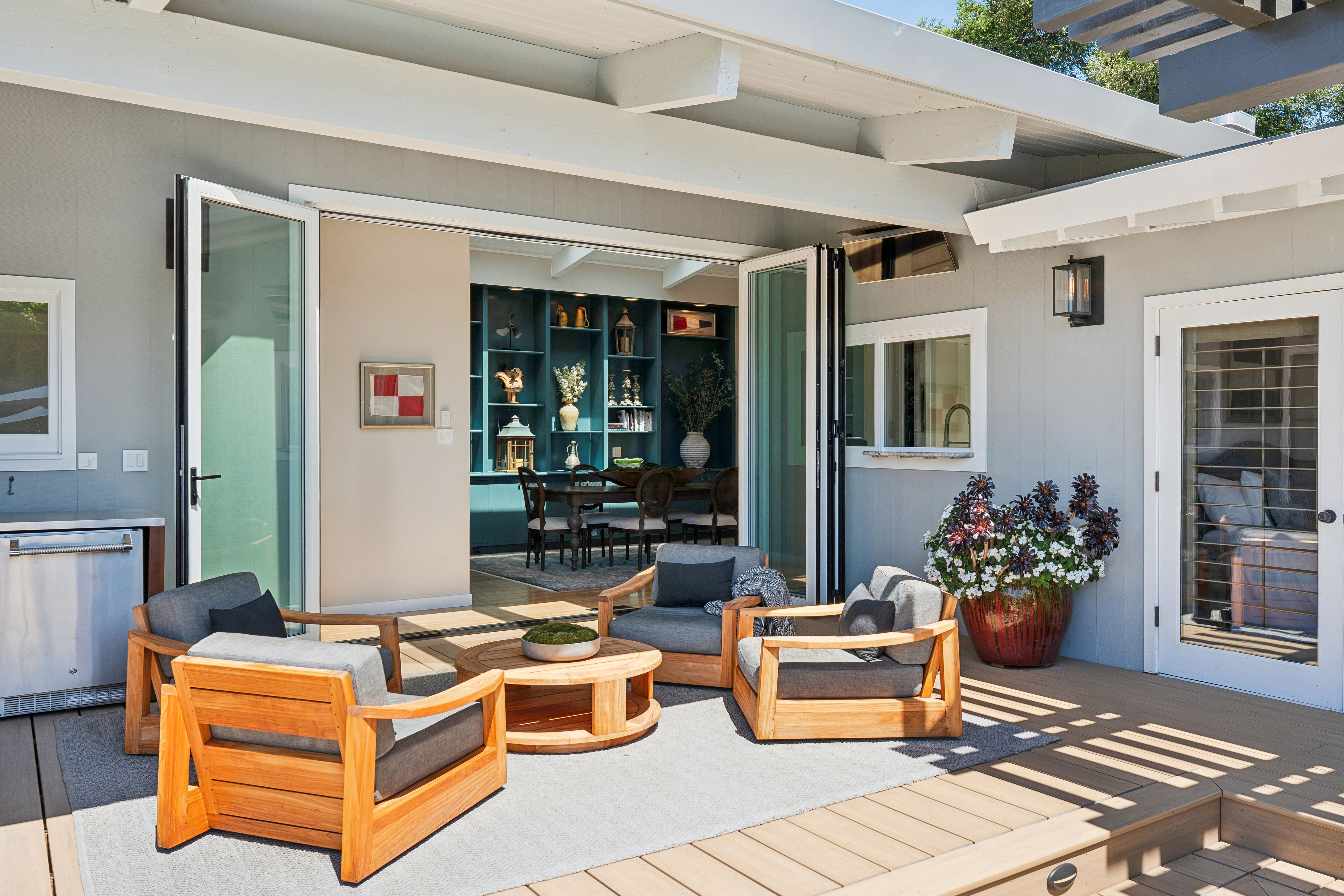  Rare One-Level Residence on Belvedere Island