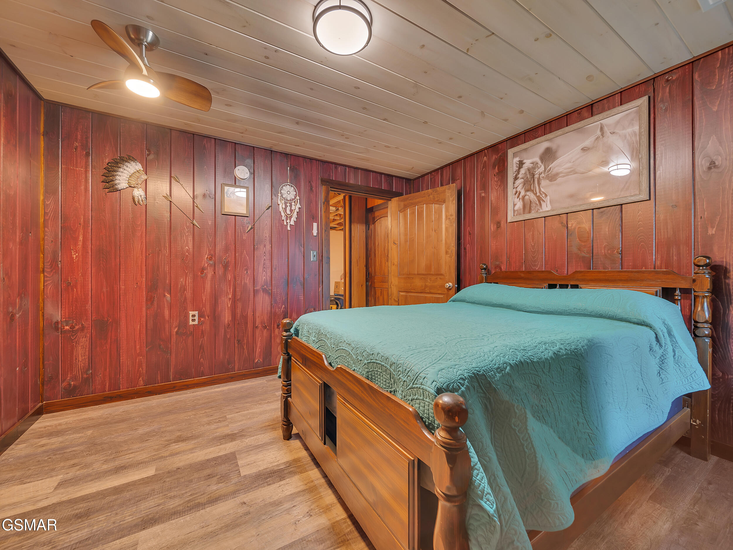 Gatlinburg, Tennessee, 37738, United States, 3 Bedrooms Bedrooms, ,4 BathroomsBathrooms,Residential,For Sale,1979839