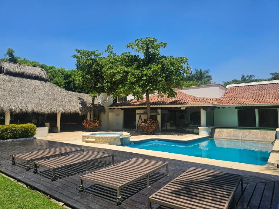 Crist?bal de Olid, Jiutepec, Morelos, 62564, Mexico, 4 Bedrooms Bedrooms, ,5 BathroomsBathrooms,Residential,For Sale,Crist?bal de Olid,1625302
