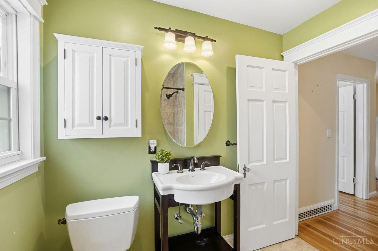 Cincinnati, Ohio, 45209, United States, 3 Bedrooms Bedrooms, ,4 BathroomsBathrooms,Residential,For Sale,2003338