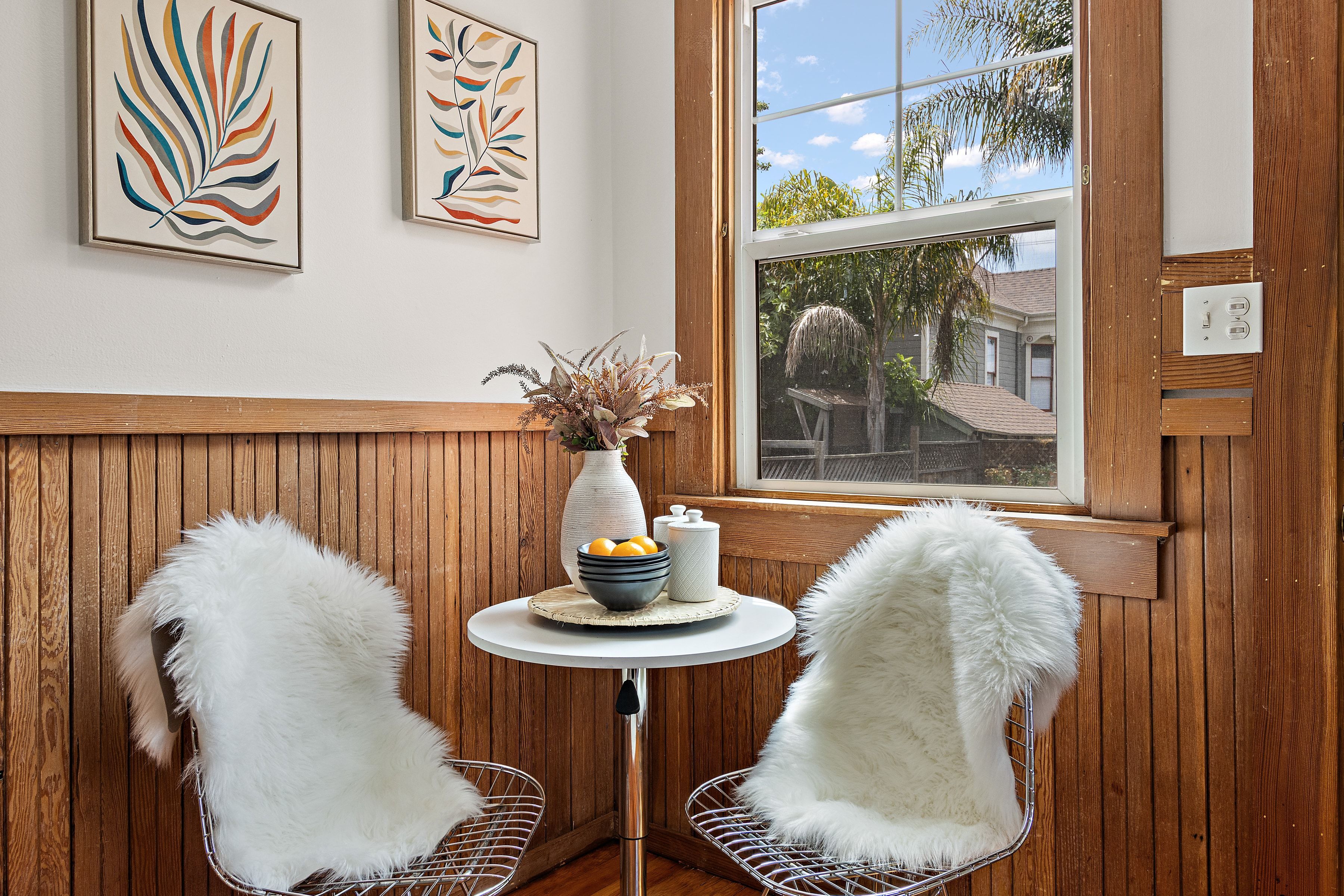  A Storybook North Oakland Cottage Offering Charm, Character, and Potential - 物件實景