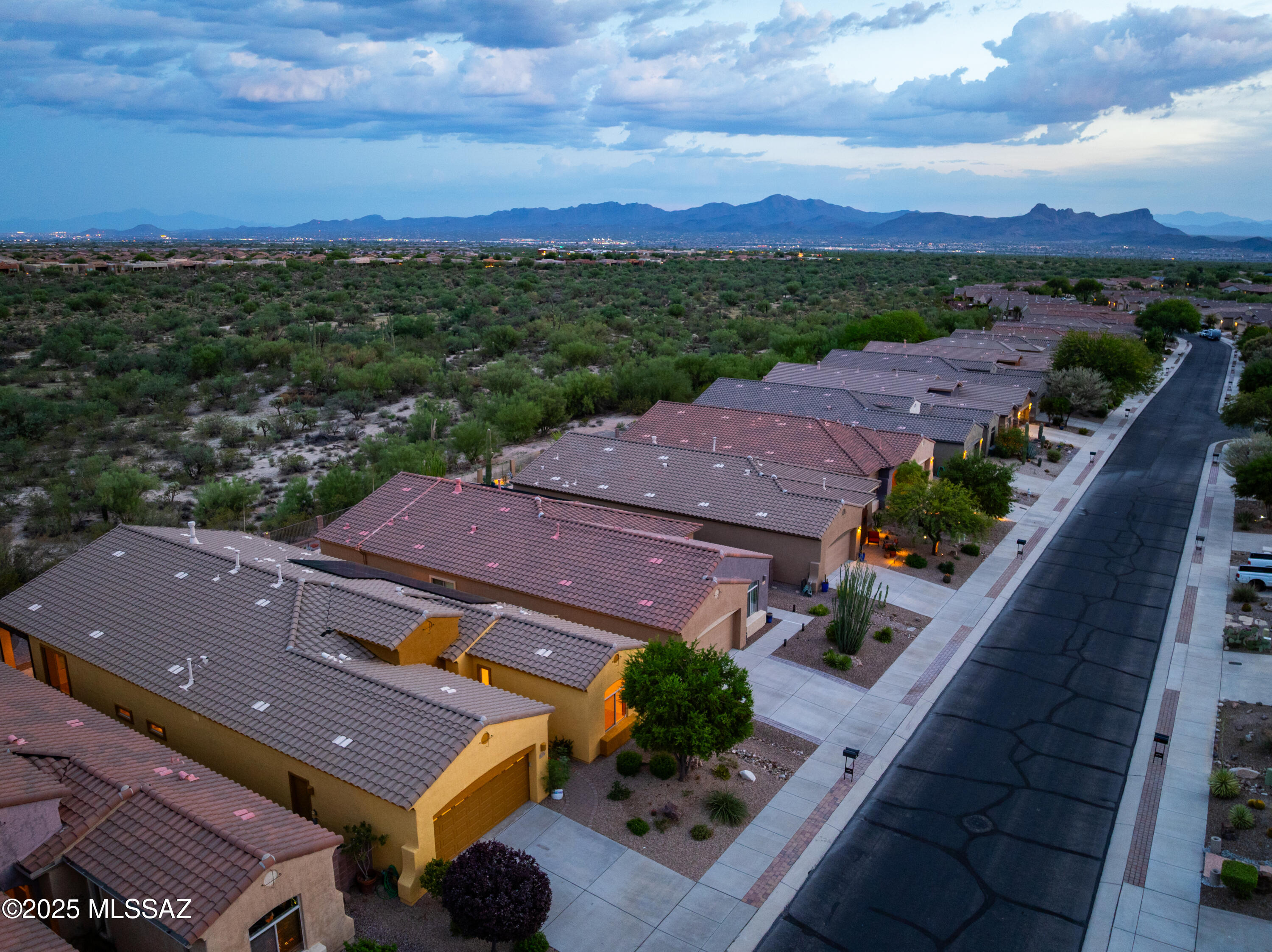 Marana, Arizona, 85658, United States, 3 Bedrooms Bedrooms, ,3 BathroomsBathrooms,Residential,For Sale,1926095